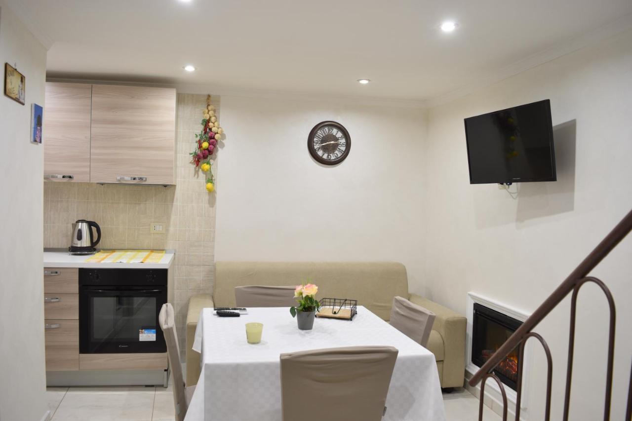Nonnona House-Napoli Centro Apartment ภายนอก รูปภาพ