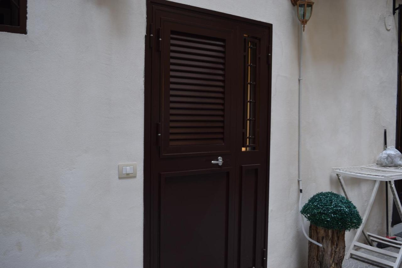 Nonnona House-Napoli Centro Apartment ภายนอก รูปภาพ